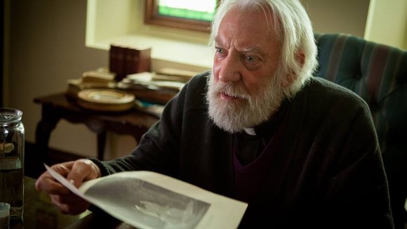 Photo from the movie The Calling