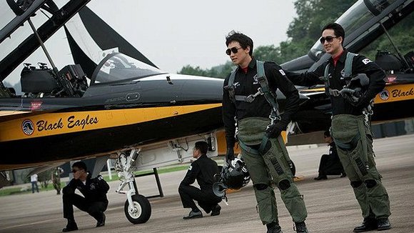 Photo from the movie Soar Into the Sun [2012]