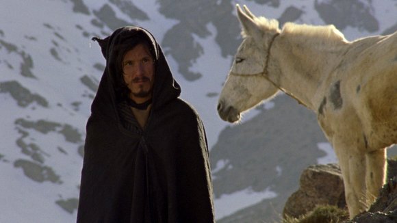 Photo from the movie The Sky Trembles and the Earth is Afraid and the Two Eyes Are Not Brothers [2015]