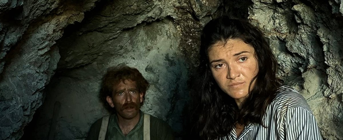 Photo from the movie The Woman Who Robbed the Stagecoach [2021]