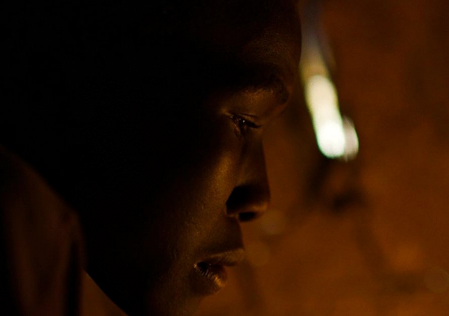 Photo from the movie Between the Rains [2023]