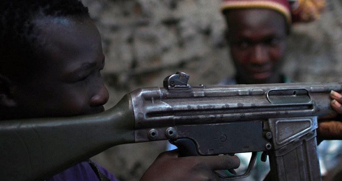 Photo from the movie Between the Rains [2023]