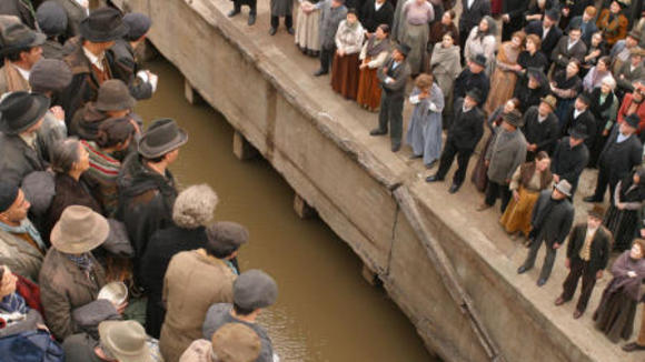 Photo from the movie The Golden Door