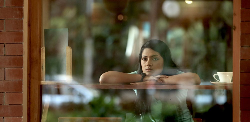 Photo from the movie No Bed of Roses