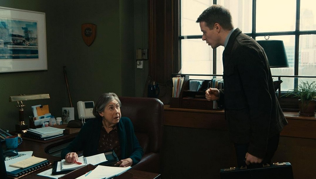 Photo from the movie Ella McCay v.f.