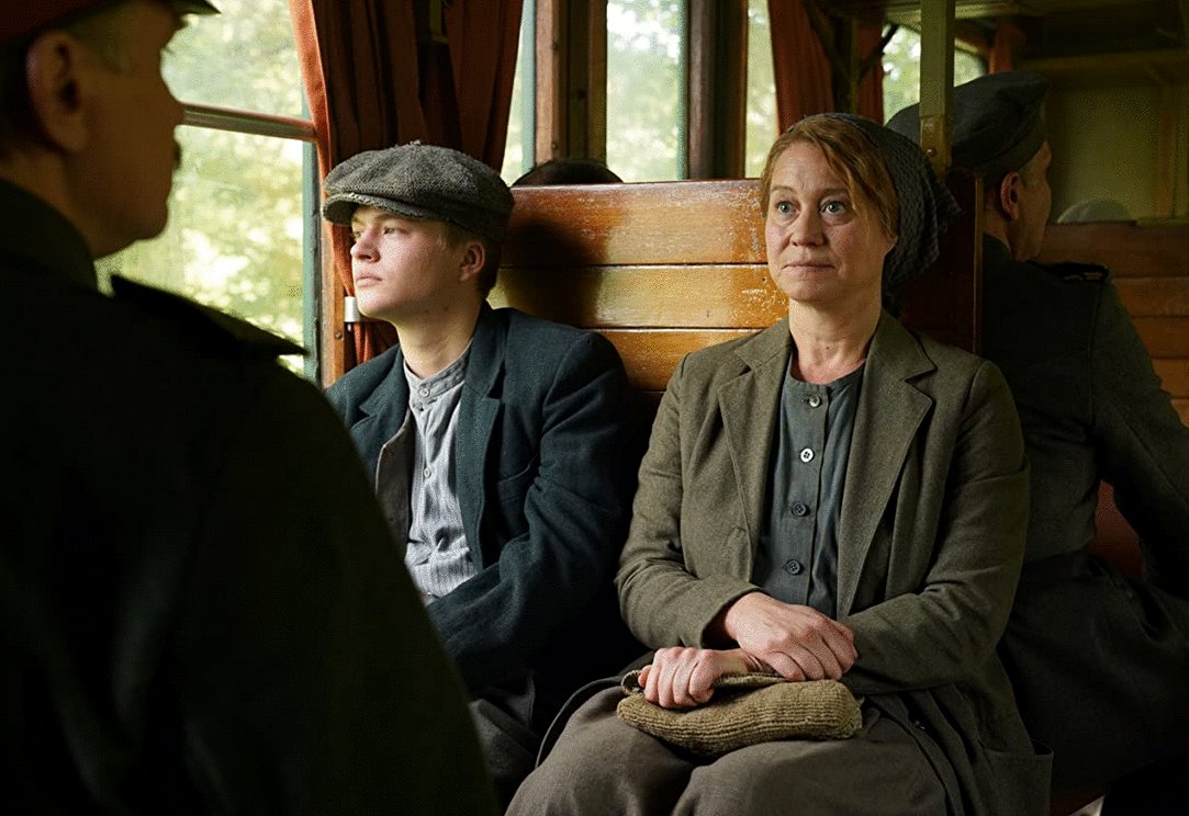 Photo from the movie Erna at War