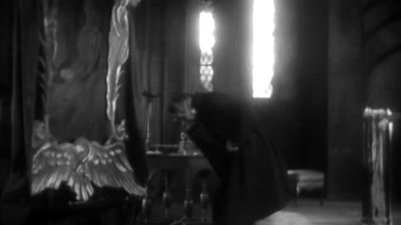 Photo from the movie The Fall of the House of Usher [1928]