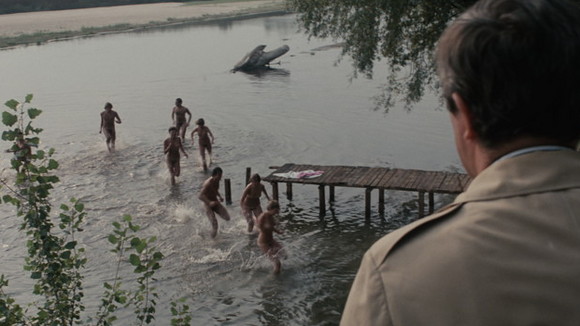 Photo from the movie Camouflage