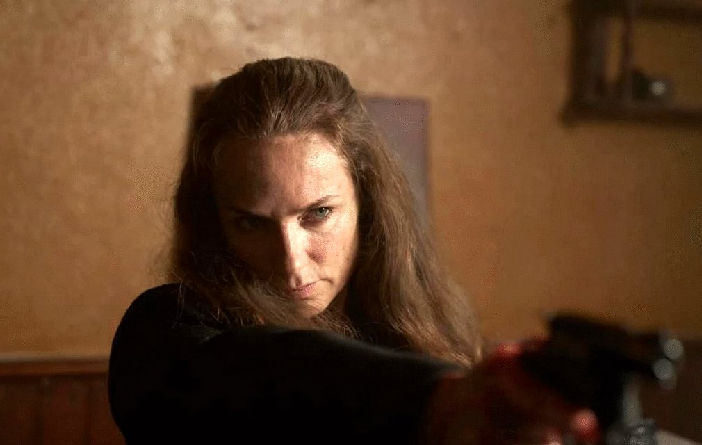 Photo du film In the Land of Saints and Sinners