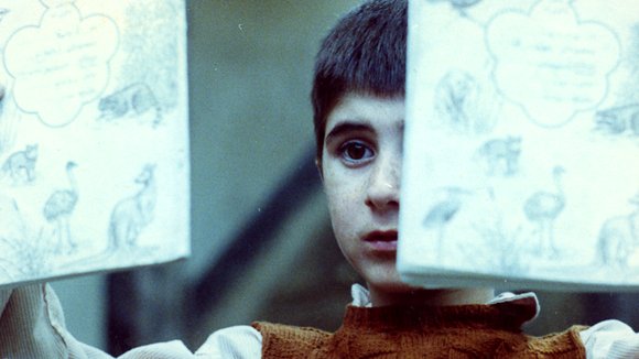 Photo from the movie Khane-ye doust kodjast?