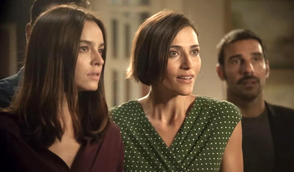 Photo from the movie Perfect Strangers