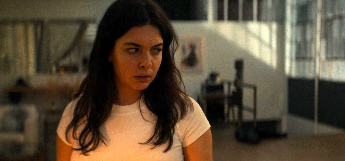 Photo from the movie The Mannequin [2025]