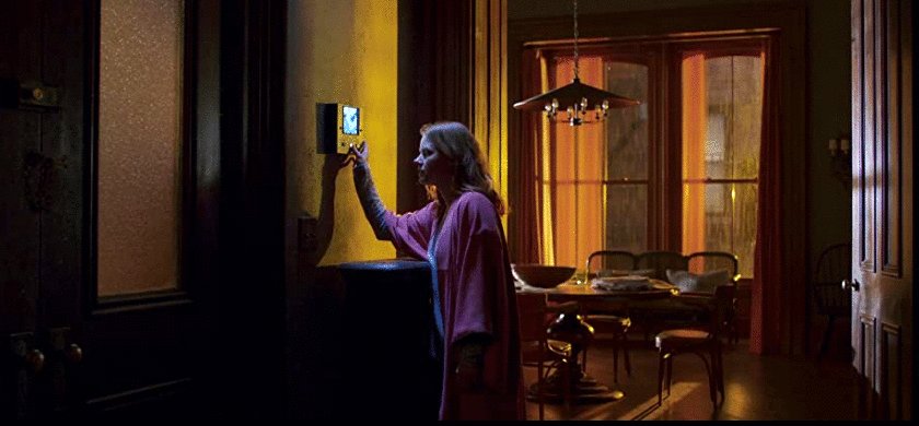 Photo from the movie The Woman in the Window [2021]