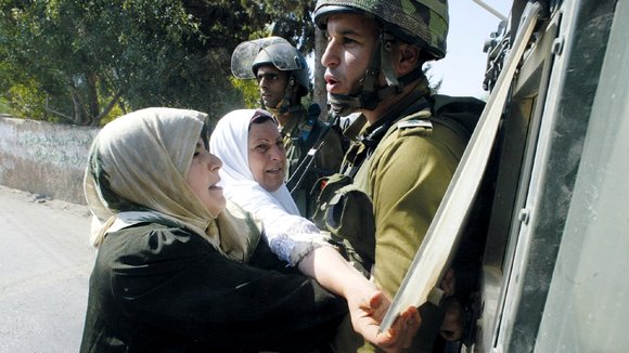 Photo du film 5 Caméras Brisées