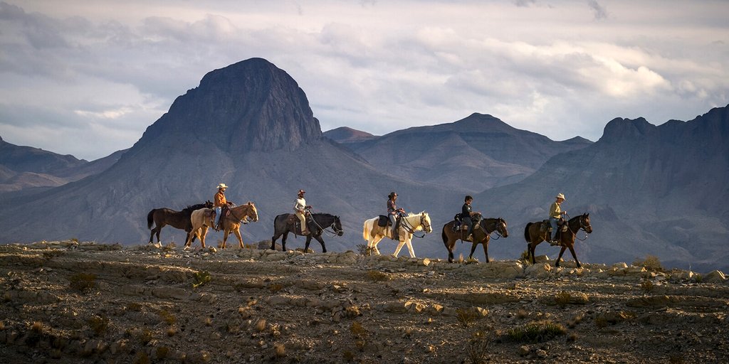 Photo from the movie The River and the Wall [2019]