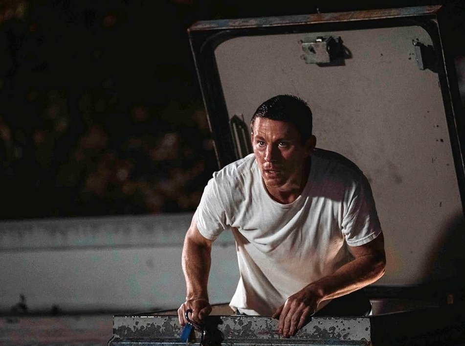 Photo from the movie Roofman