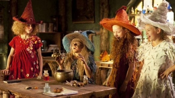 Photo from the movie Fuchsia the Mini-Witch [2010]