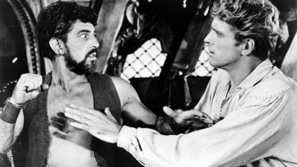 Photo from the movie The Crimson Pirate