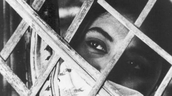 Photo from the movie The Cloud-Capped Star [1960]