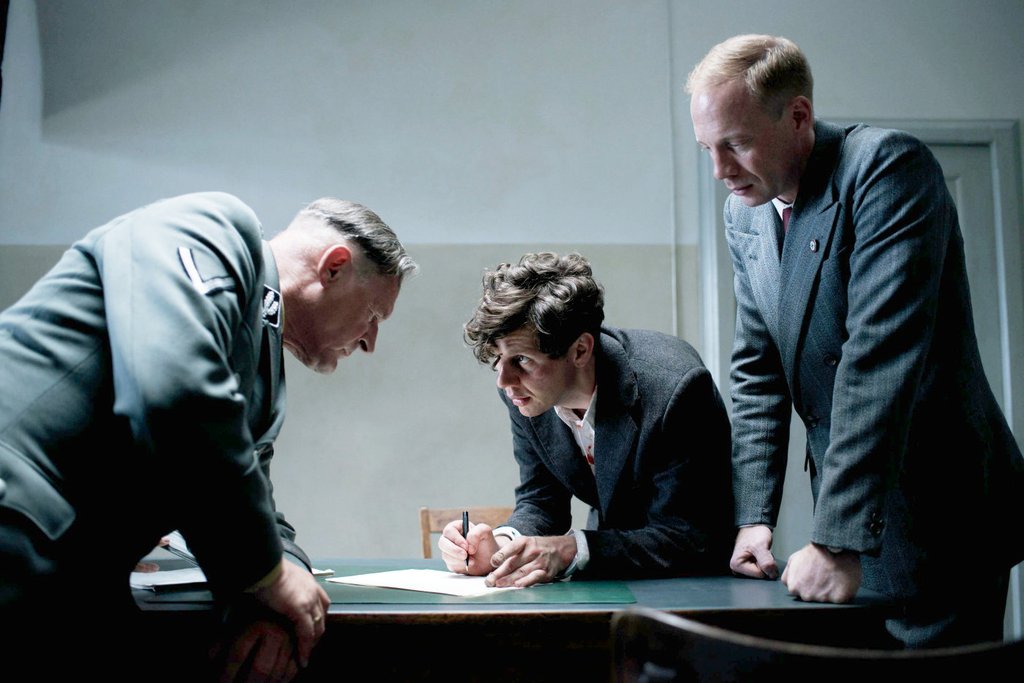 Photo from the movie 13 Minutes