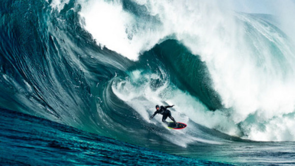 Photo from the movie Storm Surfers