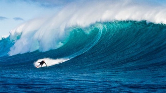 Photo from the movie Storm Surfers