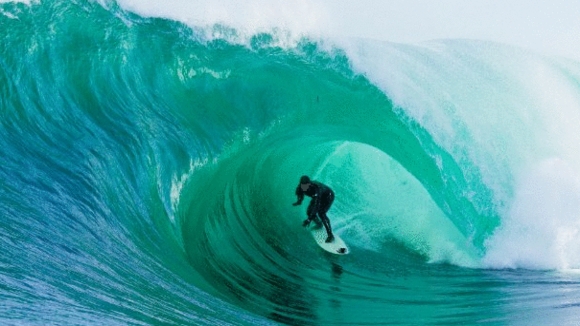 Photo from the movie Storm Surfers