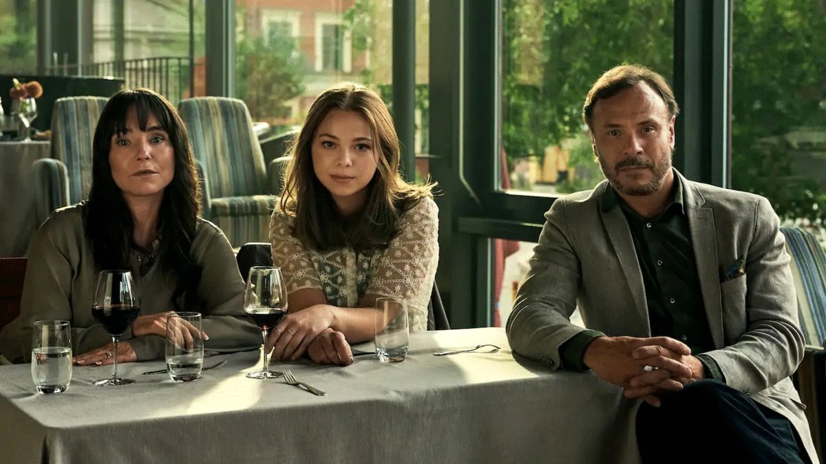 Photo from the movie A Nearly Normal Family [2022]