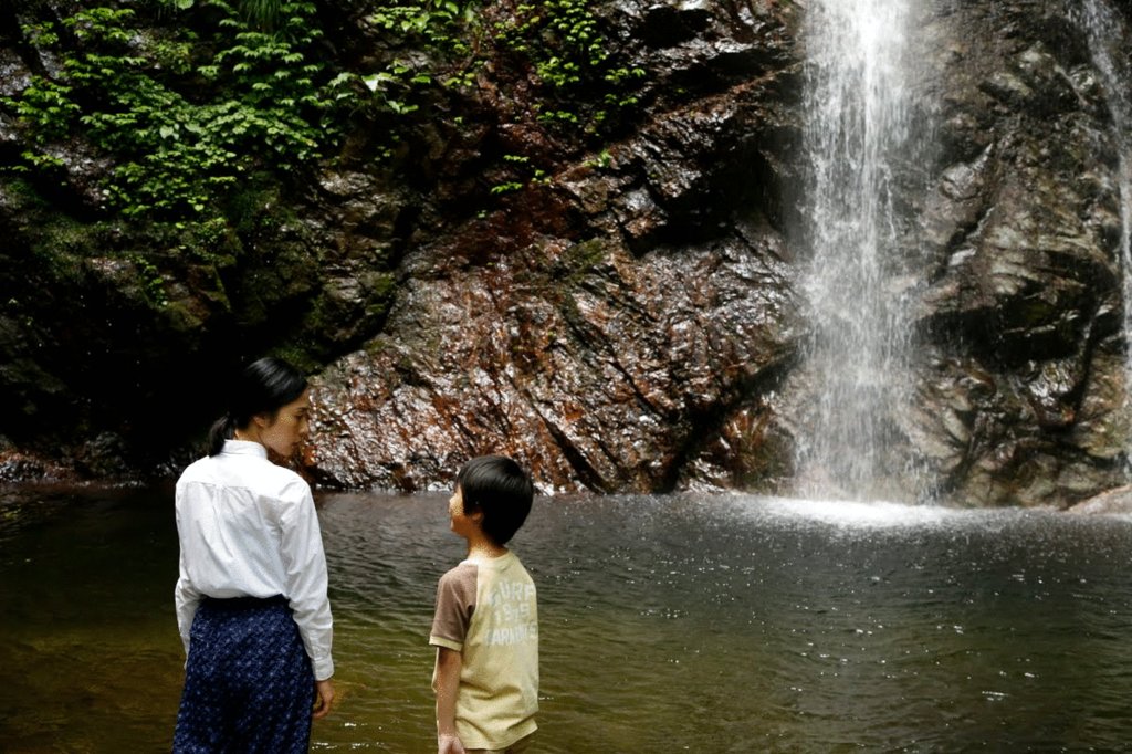 Photo from the movie Journey To the Shore