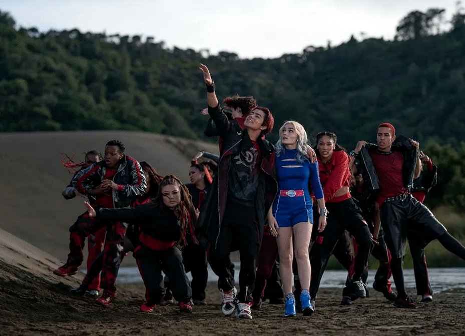 Photo du film Zombies 4: Dawn of the Vampires [2025]