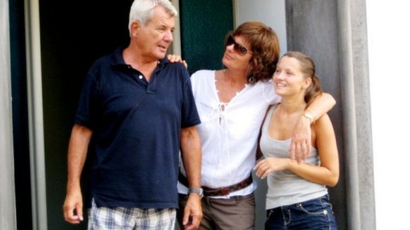 Photo from the movie Family Portrait in Black and White [2011]