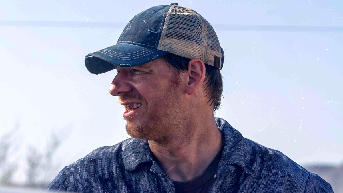 Photo from the movie Frank and Penelope [2022]