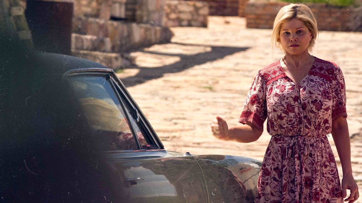 Photo from the movie Frank and Penelope [2022]