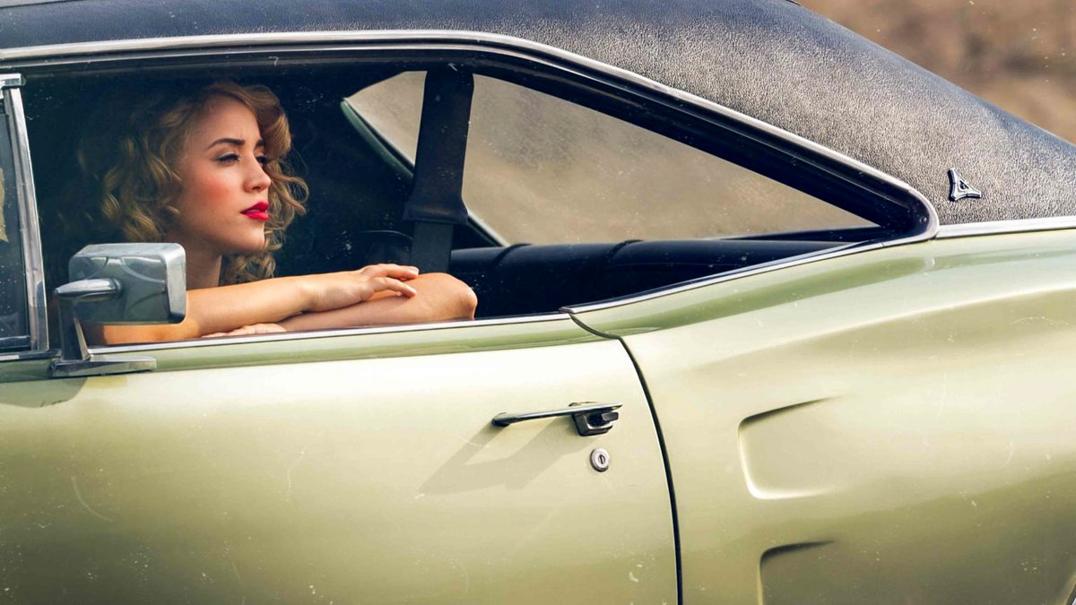 Photo from the movie Frank and Penelope [2022]