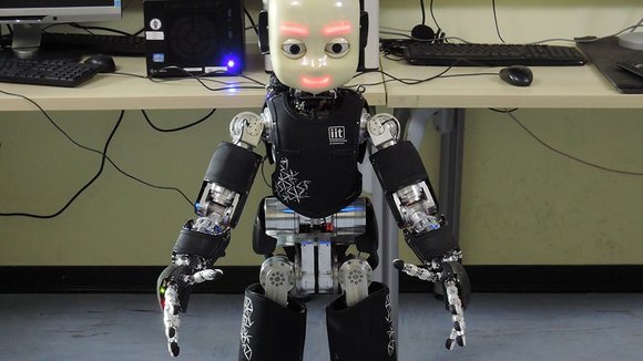 Photo from the movie Robots [2015]