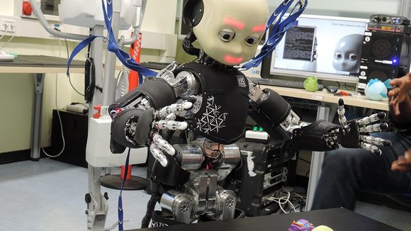 Photo from the movie Robots [2015]