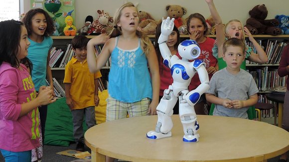 Photo from the movie Robots [2015]