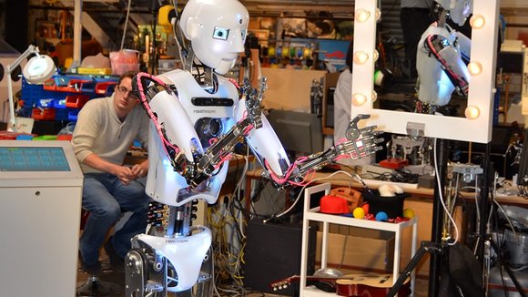 Photo from the movie Robots [2015]