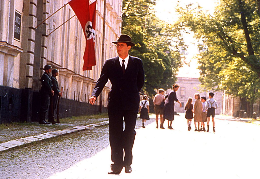 Photo du film Divided We Fall