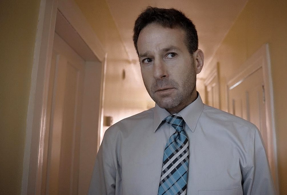 Photo from the movie For Sale