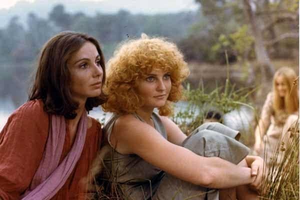 Photo from the movie One Sings, the Other Doesn't