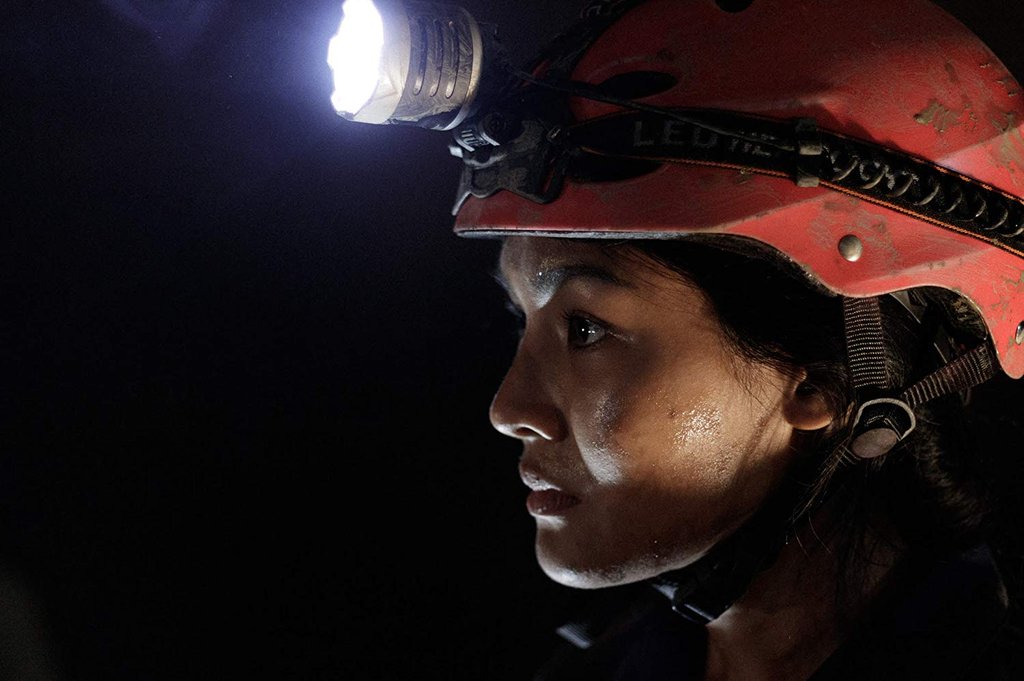 Photo from the movie The Cave [2019]