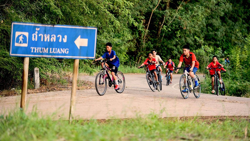 Photo from the movie The Cave [2019]