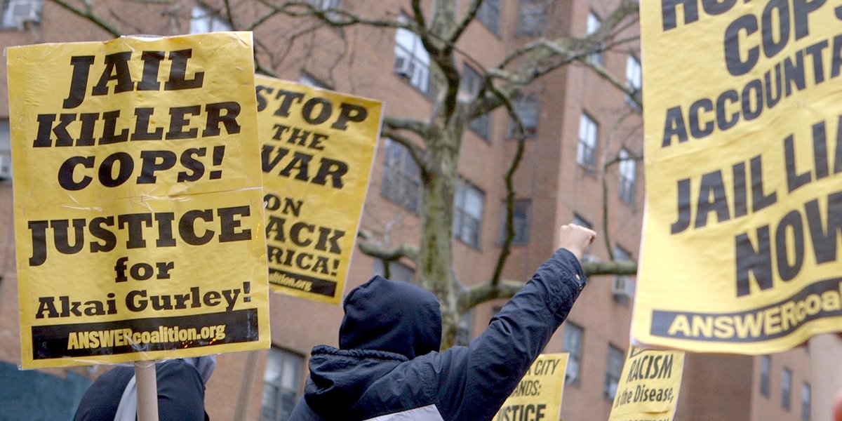 Photo du film Down a Dark Stairwell [2020]