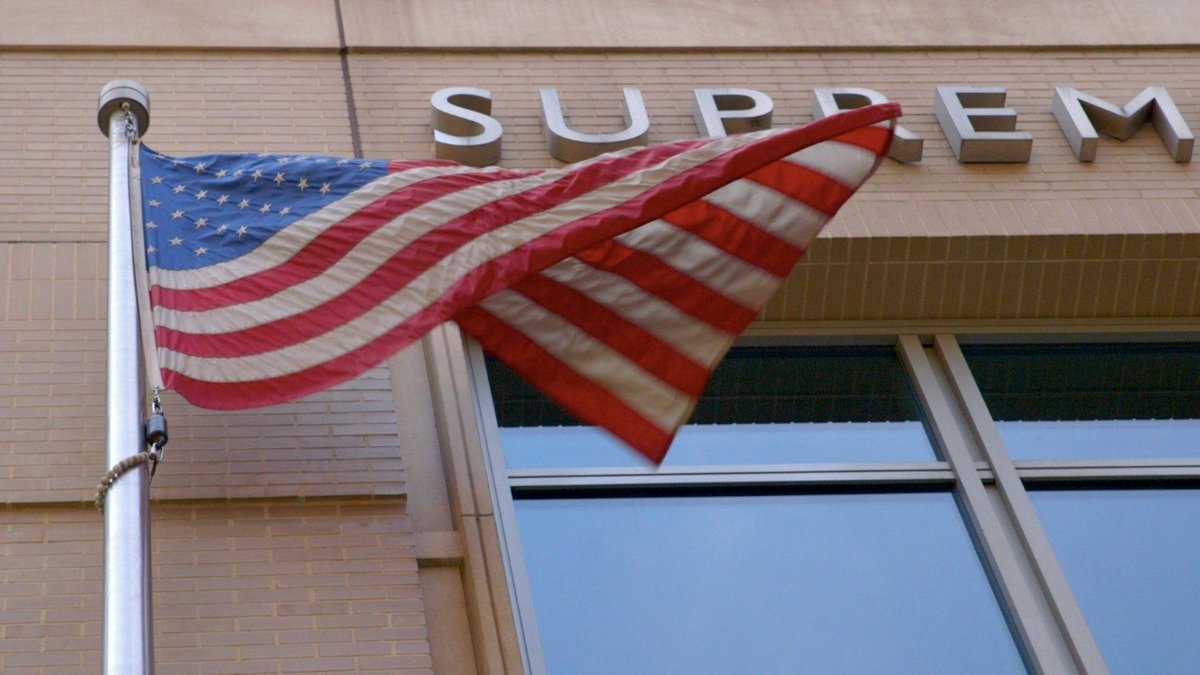 Photo du film Down a Dark Stairwell [2020]