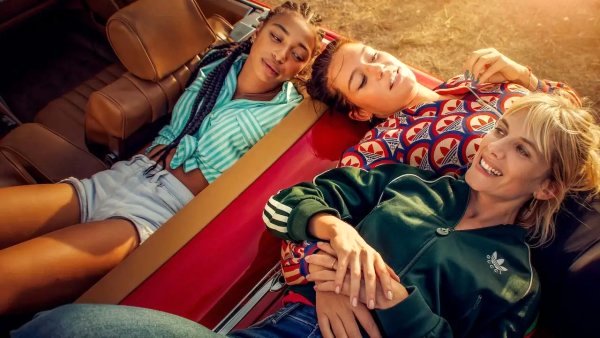 Photo from the movie Wingwomen [2023]