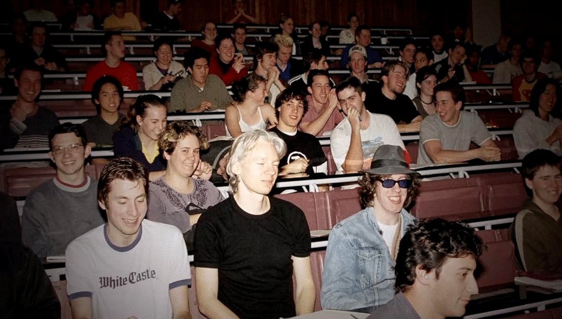 Photo du film The Trust Fall: Julian Assange