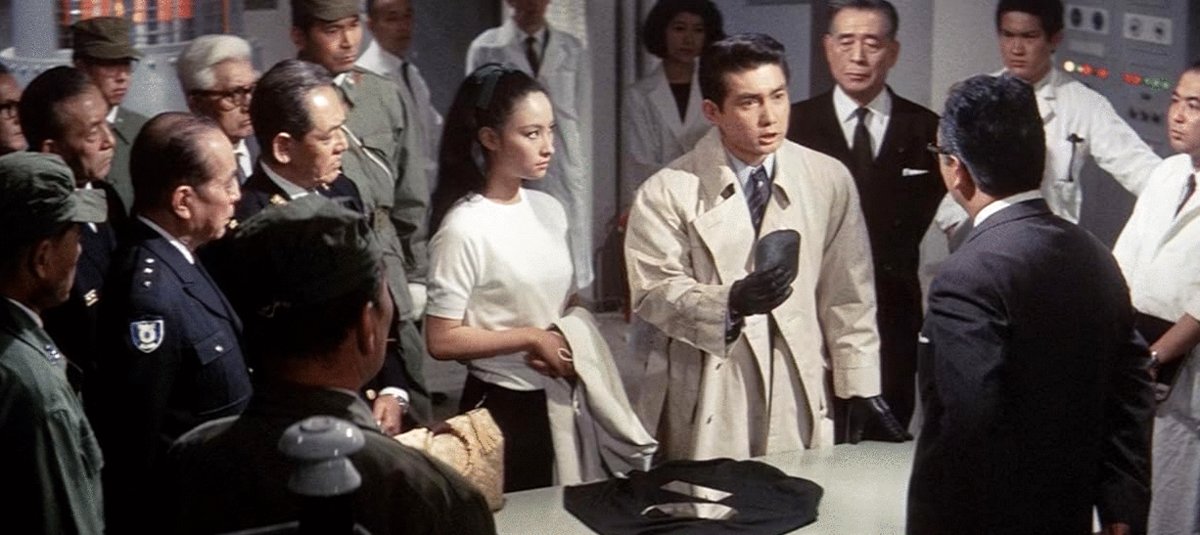 Photo from the movie Daikaijû kettô: Gamera tai Barugon