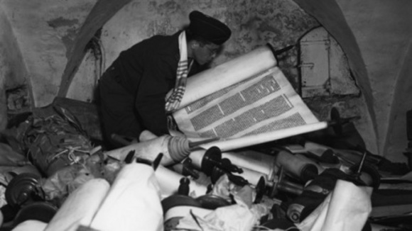 Photo from the movie The Rape of Europa