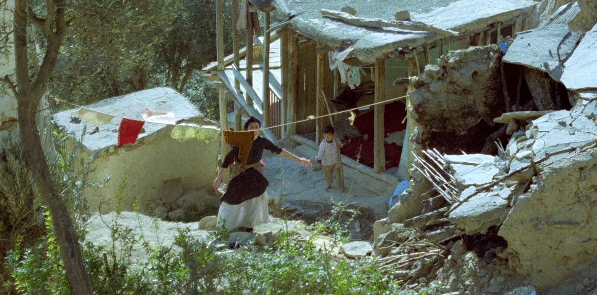 Photo from the movie Zendegi va digar hich [1992]